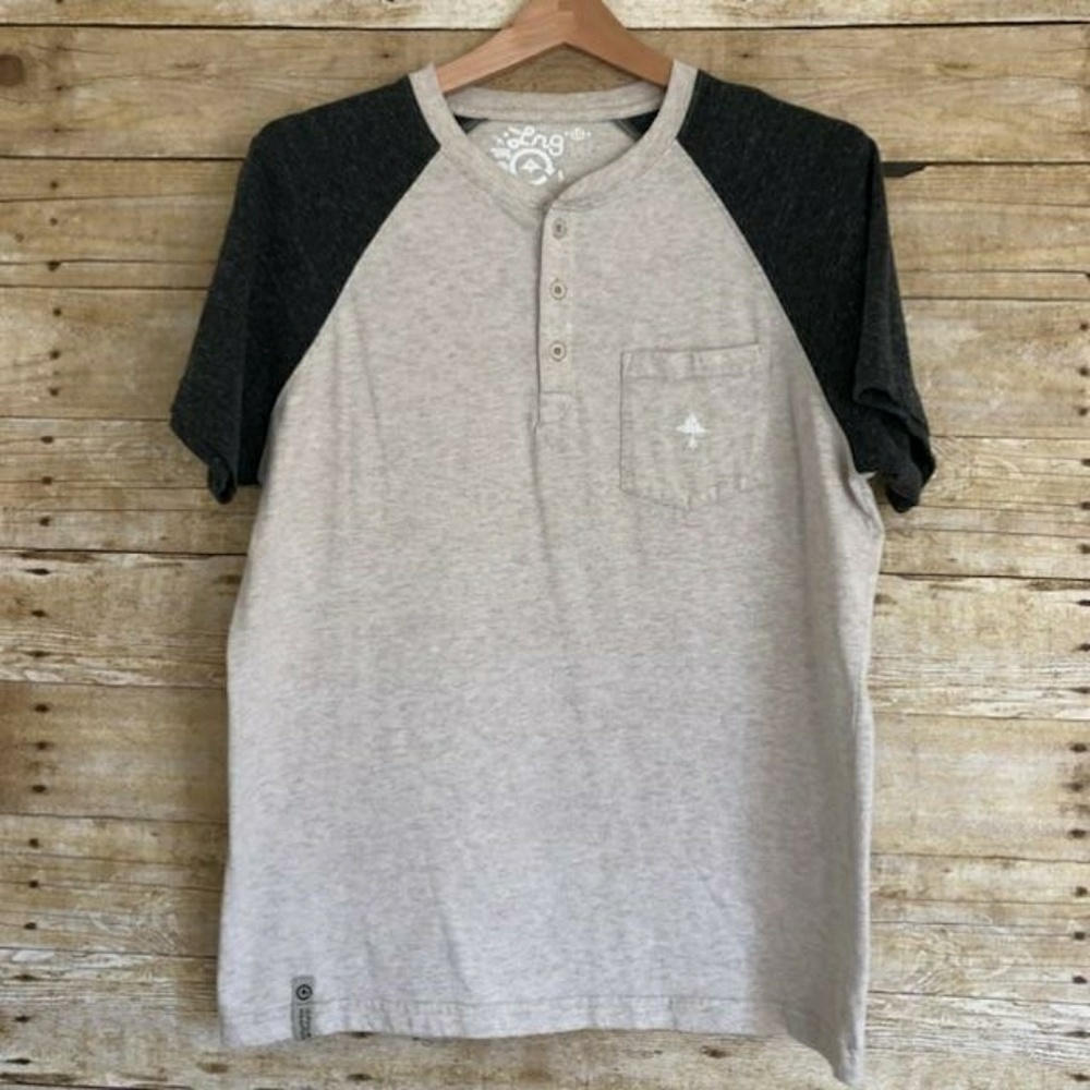 Lrg two toned T shirt in size L